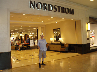 Författaren på Nordström, Burlington Mall